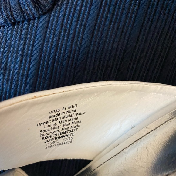 Jennifer Lopez Wedges.  Size 8 1/2 - Picture 6 of 6